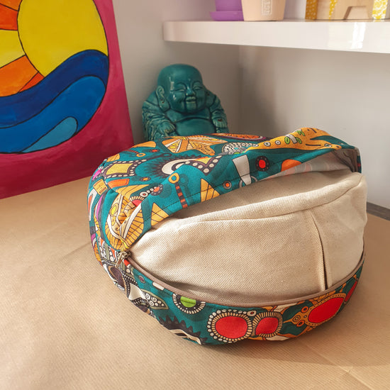 Meditation cushion with removable washable cover 